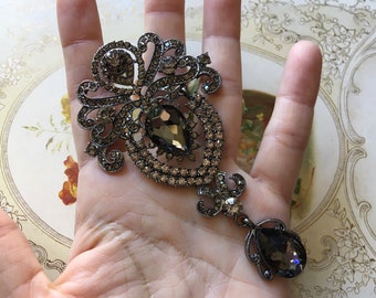 Black crystal brooch dangle brooch wedding pin bridal jewelry brooch pin Black stone crystal brooch wedding jewelry Black wedding