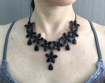 Floral necklace set, black jewelry, jewellery birthstone, birthday gift, gothic style set, daily jewelry, dainty necklace earrings