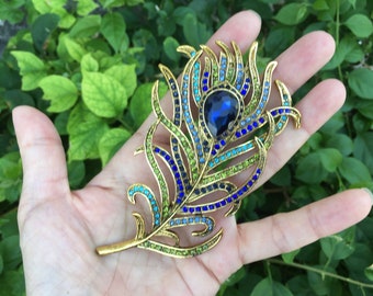 SALE - Vintage brooch, crystal brooch, feather jewelry, gift for Grandma, dainty brooch, birthday gift for her, anniversary gift