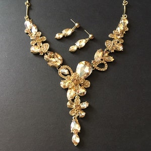 CHAMPAGNE CRYSTAL NECKLACE IN GOLD