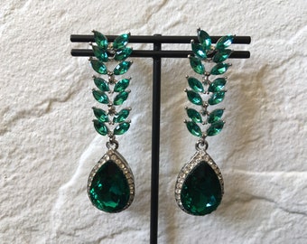 Emerald green jewelry, rhinestone earrings, crystal wedding earrings, silver drop earrings, dangle earrings, dainty green bridal earrings