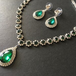 SALE - Emerald necklace set, crystal teardrop necklace, birthday gift, prom jewelry set, birthstone jewellery, thanksgiving gift image 9