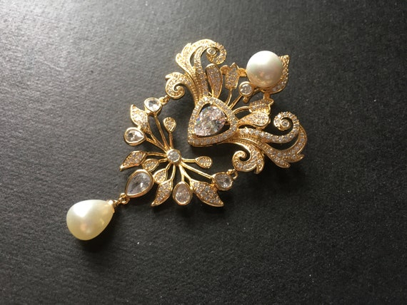 Gold Brooch Pin, Rhinestone Brooch, Art Deco Jewelry, Wedding Pin, Bridal  Brooch Pin, Prom Jewellery, Statement Accessories, Pearl Pin, Gift 