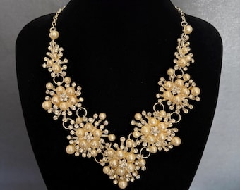 SALE - Romantic necklace, crystal bridal necklace, pearls necklace, Mothers Day gift for Mom, birthday gift for her, anniversary gift