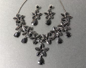 Set di collana floreale, set di gioielli neri per matrimonio, gioielli da sposa, regalo di compleanno, set di collana con pietra portafortuna, gioielli per tutti i giorni