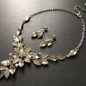 SALE - Silver necklace, prom necklace, bridal jewelry set, bridal set, bridal jewellery, crystal bridal necklace, wedding jewelry set