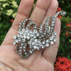 Wedding brooch, romantic brooch, gift for Grandma, mother of groom gift, bridesmaids gift, brooch pin, silver brooch, crystal bridal brooch