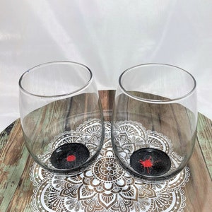Bloody Mary brunch glass, Gothic wine glasses, True crime gift, Horror kitchen, Bloody kitchen decor, Creepy glasses, Wine time