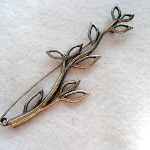 Beautiful Shawl Pin, 30mm Shawl Pin, Dark Silver Tone Leaf Shawl Pin, Leaf Kilt Pin, Half the Price on eBay!! MB25
