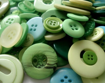 100 Mixed Green Buttons, Pack of 100 Green Buttons, 100 Buttons, 2p Each!! AM5