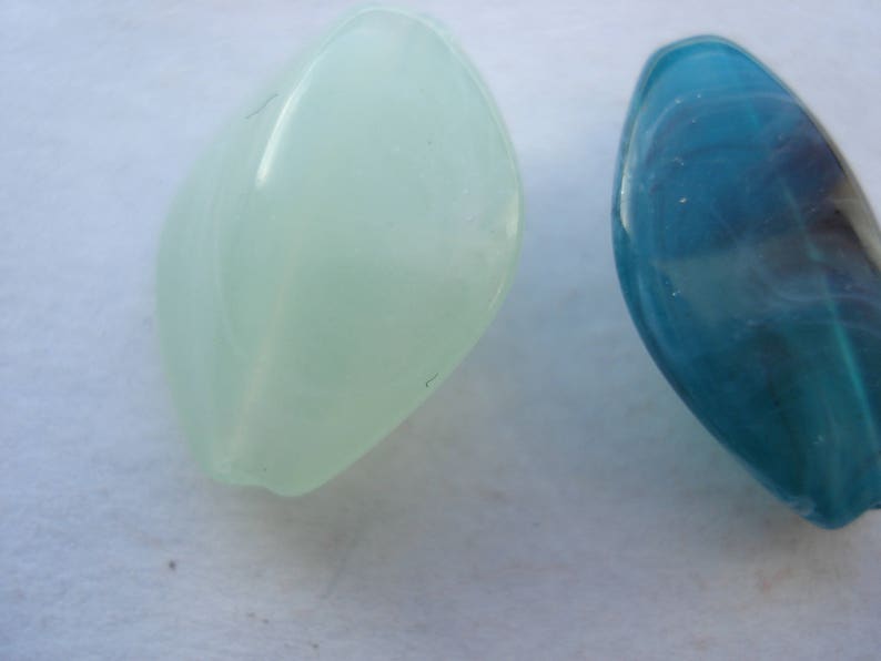 Various Colours 25 x 16.5mm Rhombus shape Bead
