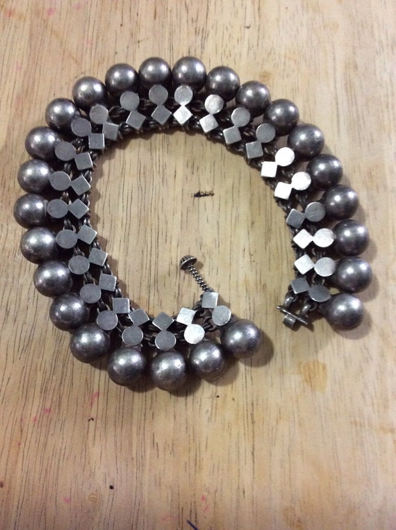 Anklet With Round and Triangle Accents - image 1