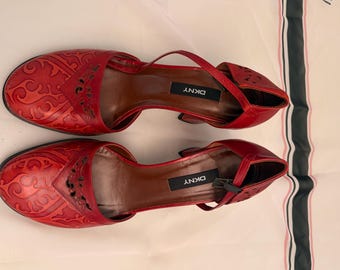 Vintage DKNY Red Leather Embossed Block Heel Pumps Size 6.5B Made in Italy