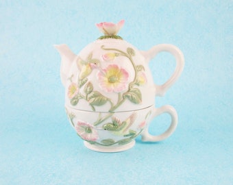 Fun 'Hummingbird' Cup/Teapot Combination - Teapot - Flower Knob Lid on Pot For Steeping - 2 Cup Teapot - Collectible - Pink Flowers on Vines