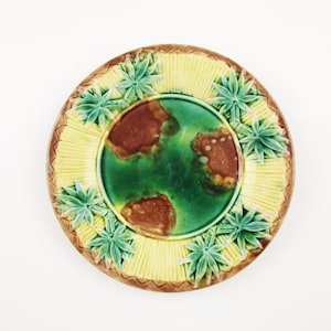 Late 1800s Majolica Plate &#39;Palmetto Leaves&#39; Majolica - Etruscan Majolica - Victorian Majolica - Victorian Majolica Mfd. In USA