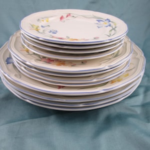 CHOICE - Three Plate Sizes - Villeroy & Boch, Luxembourg - Dinnerware Replacements - &#39;Riviera&#39; Pattern - Scalloped Rims - Sets of FOUR