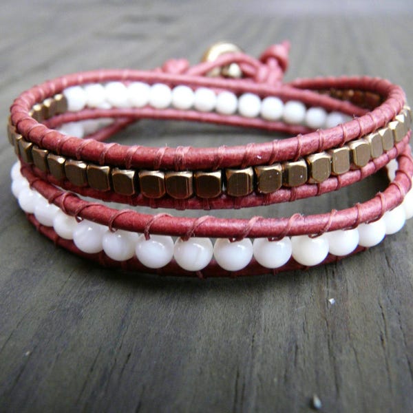 Bracelet en cuir rouge, blanc et bronze de Bourgogne.