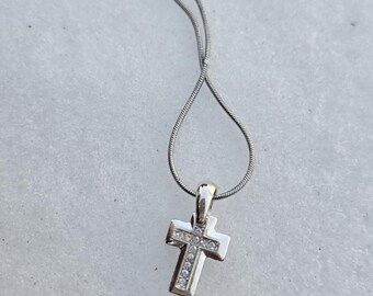 Kreuz Halskette.  Kristall Kreuz Halskette.  Christliche Halskette.  Swarovski Kristall Halskette.  Geschenk für sie.