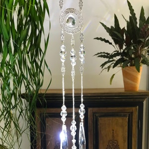 Elegant Crystal Suncatcher: Window Prism Decor
