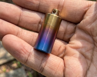Titanium pillendoosje met sleutelhanger, klein pillendoosje voor dagelijks gebruik, waterdichte pillenorganizer, opbergpotje voor in de zak, metalen pillencontainer voor kamperen