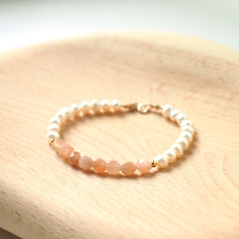 Sunstones x Pearls Bracelet 14K Gold-filled Stackable Feminine /& Sweet