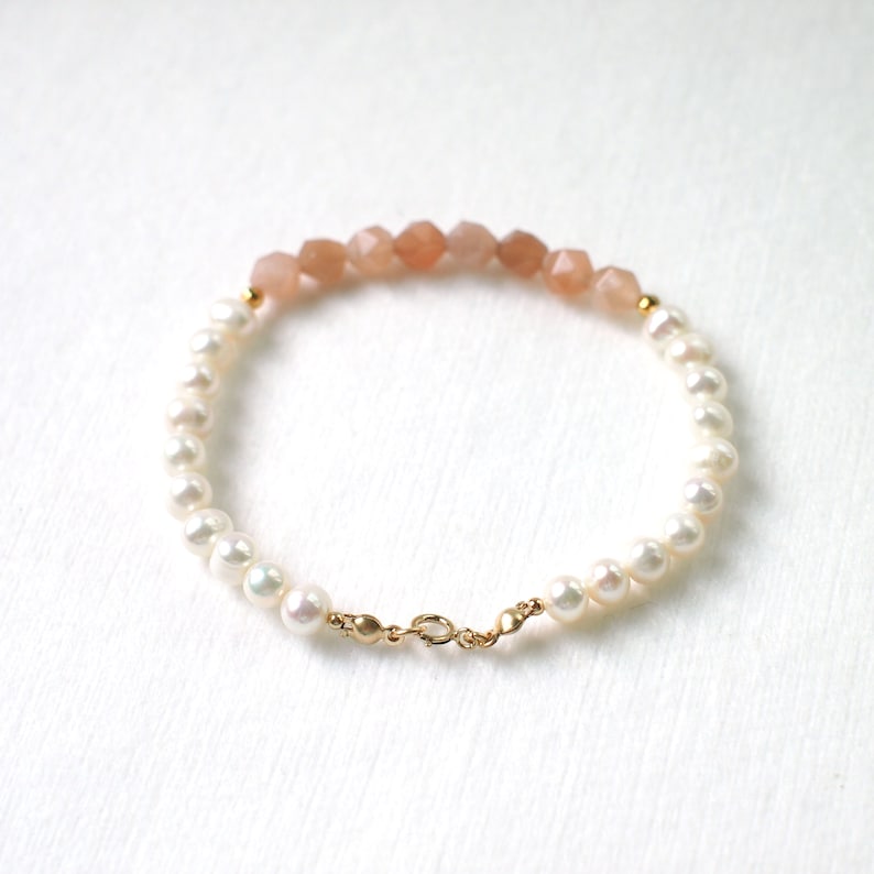 Sunstones x Pearls Bracelet 14K Gold-filled Stackable Feminine /& Sweet
