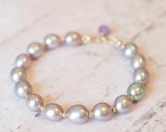 Silverish Gray Baroque Pearl Bracelet // Silverish Gray // Elegant & Stunning // 14K gold-filled