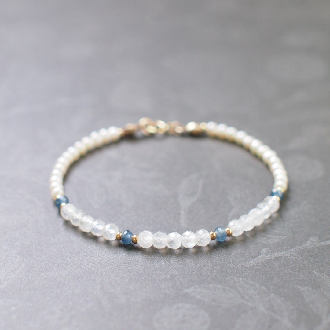 Blue Moonstones X Blue Chalcedony X Pearls Bracelet // Elegant - Etsy