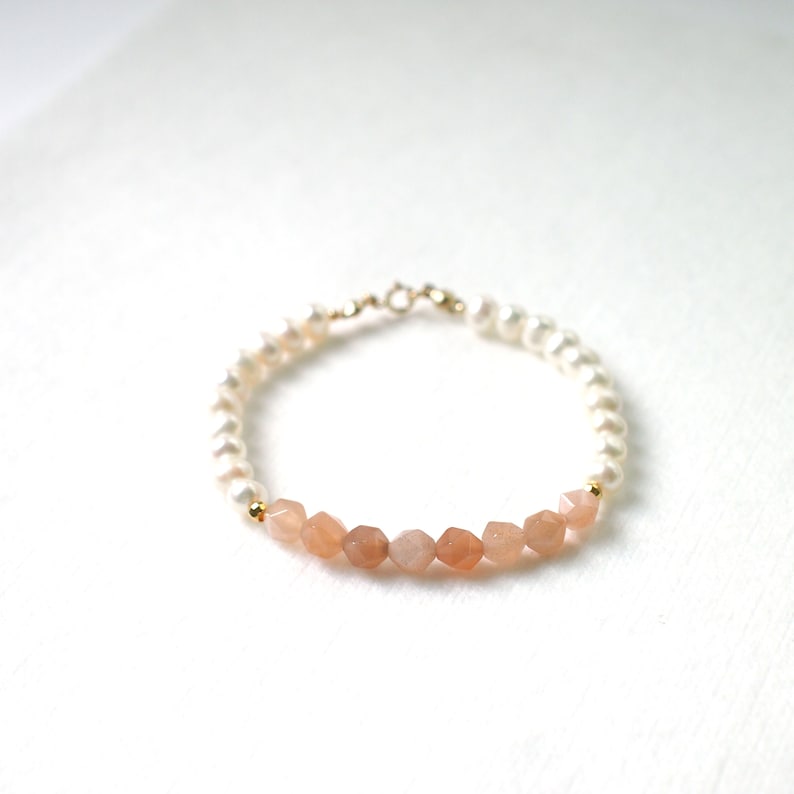 Sunstones x Pearls Bracelet 14K Gold-filled Stackable Feminine /& Sweet