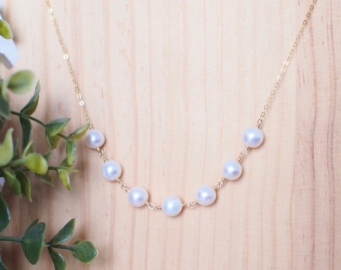 Featured listing image: Fresh Water Pearl Necklace // Beautiful Lustre // 14K Gold-filled // Causal & Chic