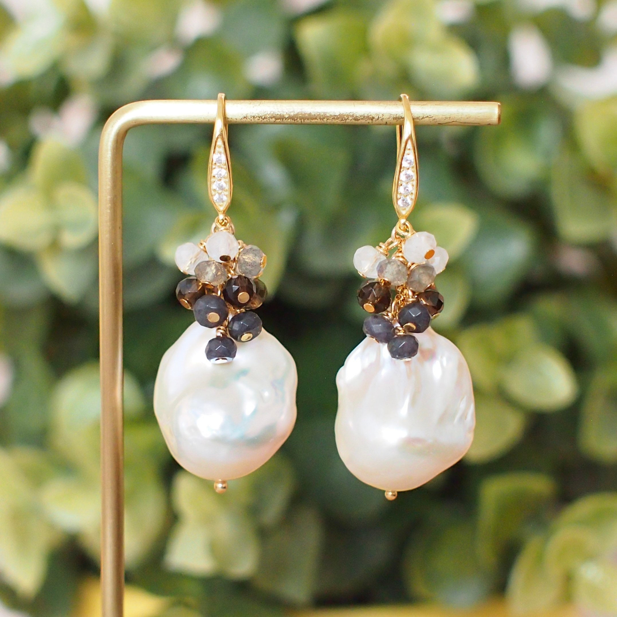 Gold baroque pearl best sale earrings