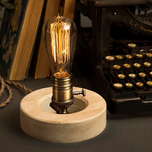 The O Edison Table Lamp Vintage White