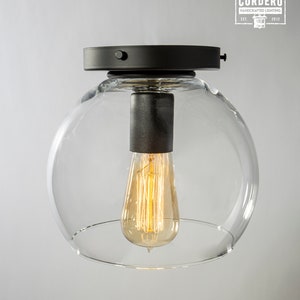 Lumière Globe Shade Flush Mount Light Fixture image 4