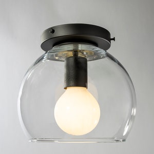 Lumière Globe Shade Flush Mount Light Fixture image 3