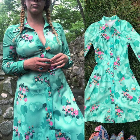 1970s Mint dream floral dress with dagger collar -