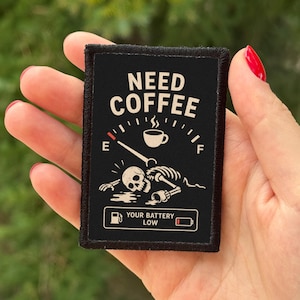 Preciso de um patch de café | Esqueleto amante de café - Baixa moral (para costurar ou passar a ferro)