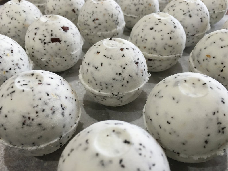 Vanilla and Chai Tea Bath Bombs... Warm and Relaxing. Choose Etsy