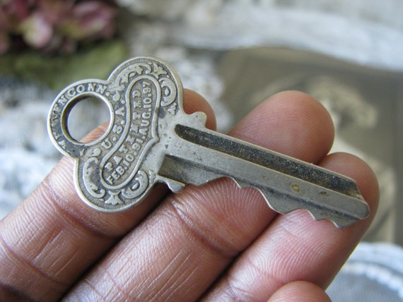 Antique Pair Of Sargent New Haven Conn USA   Brass Lockset Uncut Keys 