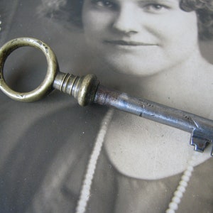 Llave de latón francés antiguo, Llave de latón ornamentada, Llave de muebles antiguos, Llave Steampunk antigua, Llave de boda, Ficha de boda, Ficha de amor