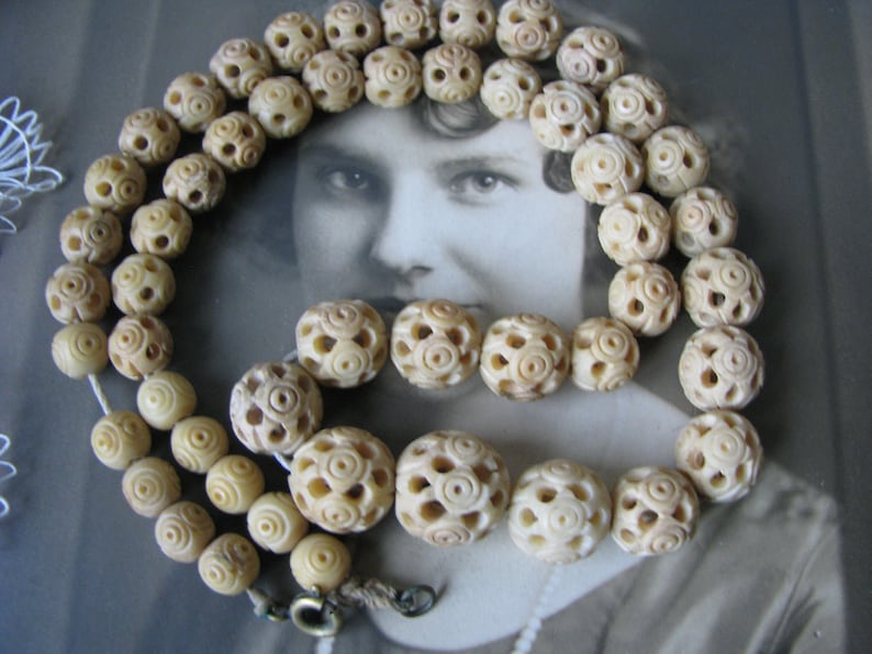Flower Bead Necklace Bovine Beaded Necklace 1930/'s Bone Bead Necklace Carved Bone Bead Necklace Vintage Bone Bead Necklace