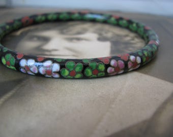 Pulsera tipo brazalete vintage china de cloisonné floral negro, joyería asiática.