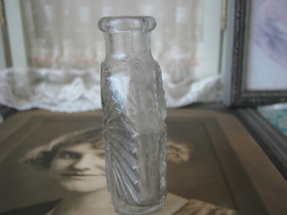 Antique Perfume Bottle, Antique Molded Glass Bott… - image 3