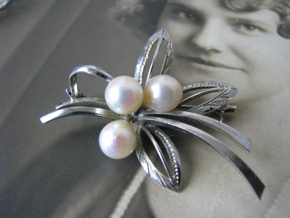 Gifts For Brides, Vintage Pearl Brooch, Vintage F… - image 2