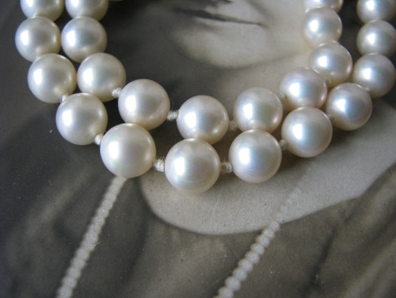 Vintage Glass Pearls Necklace, Woolworth Pearl Ne… - image 2