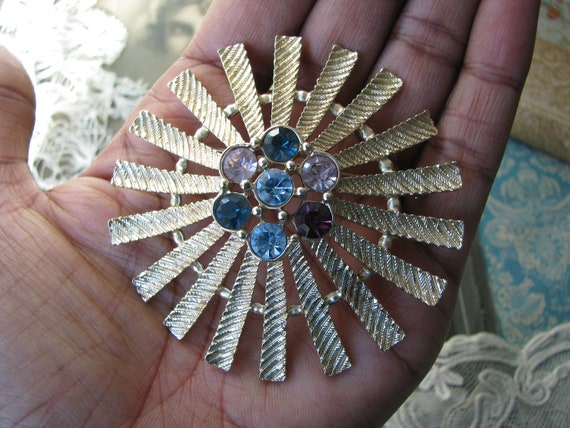 Large Flower Crystal Brooch In Silver With Rhinestone Crystal