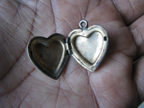 Vintage Gold Washed Heart Locket, Floral Etched S… - image 4