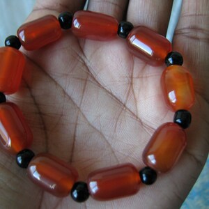 Carnelian Agate Black Glass Beaded Stretchy Bracelet, Carnelian Agate Bracelet, Agate Stone Bracelet, Polished Agate Bracelet