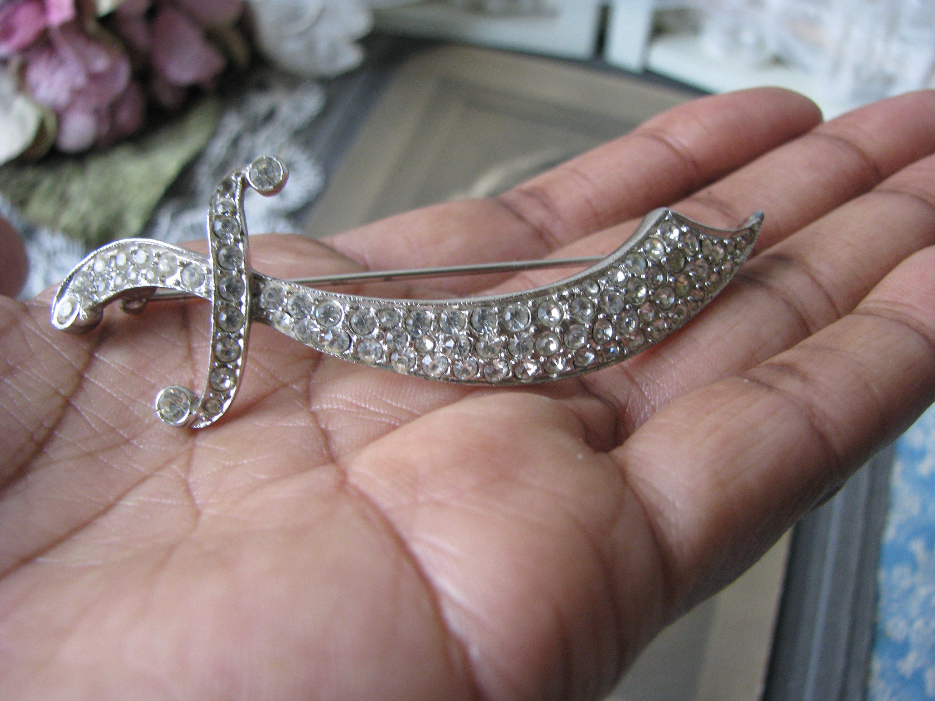 ヴィンテージ KRAMER of New York ブローチ、Kramer サーベル ブローチ