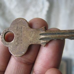 Antique Brass Key, Antique Flat Key, Antique Pin Tumbler Key, Grip Tumbler Key, Antique Steampunk Key, Key Pendant, Clover Top, Yale & Towne