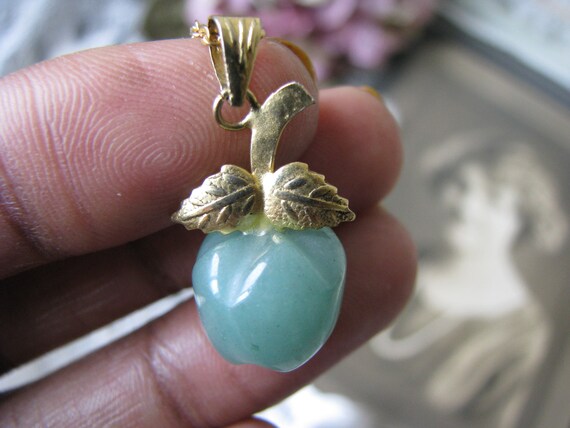 Vintage Faux Jade Necklace, Jade Apple Necklace, … - image 6